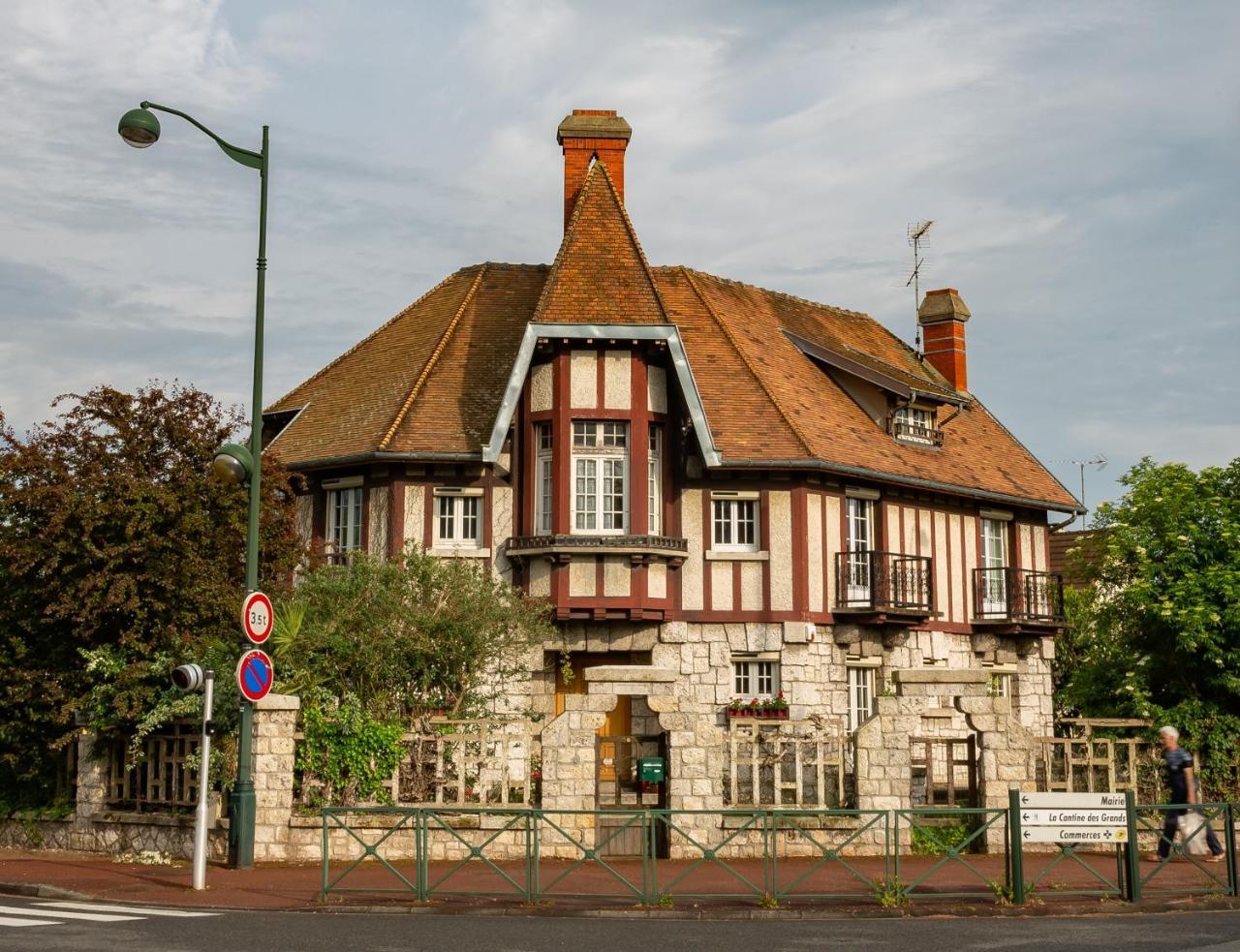 Chambres d'hôtes Apakabar Homestay - parking privé, Netflix, ambiance balinaise, borne de recharge La Rochette  Exterior foto