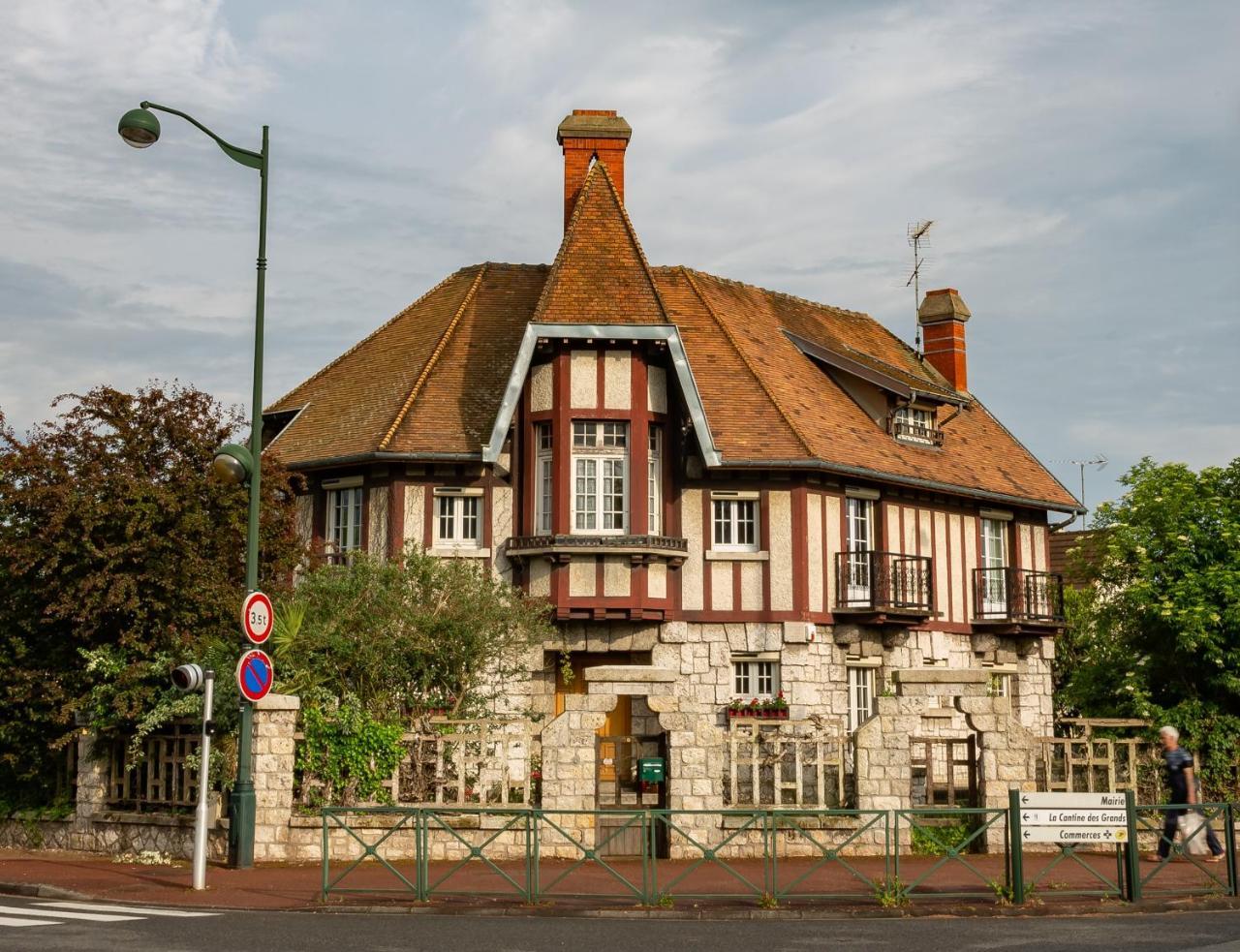 Chambres d'hôtes Apakabar Homestay - parking privé, Netflix, ambiance balinaise, borne de recharge La Rochette (Seine-et-Marne) Exterior foto